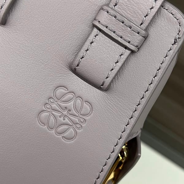 ★日本!!人気！ロエベ ハンモック コピー ドローストリング ショルダーバッグ lon04447