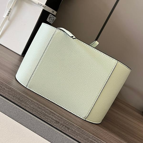 可愛いロエベ ハンモック コピー ドローストリング ショルダーバッグ loc58868