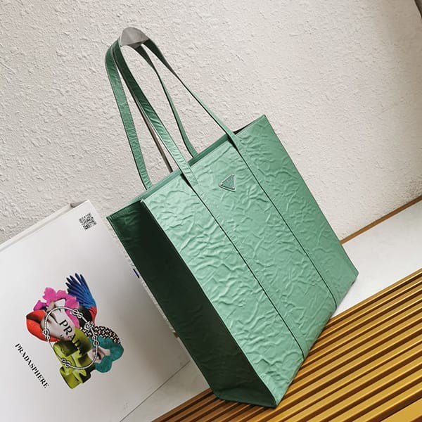 《大人気》プラダ 偽物 スモール ナッパレザー トートバッグ puf19052