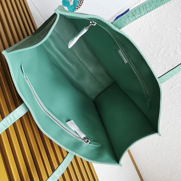 《大人気》プラダ 偽物 スモール ナッパレザー トートバッグ puf19052