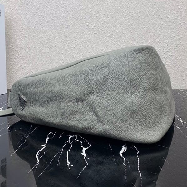 おすすめプラダ トライアングルレザーショルダーバッグ コピー pud91803
