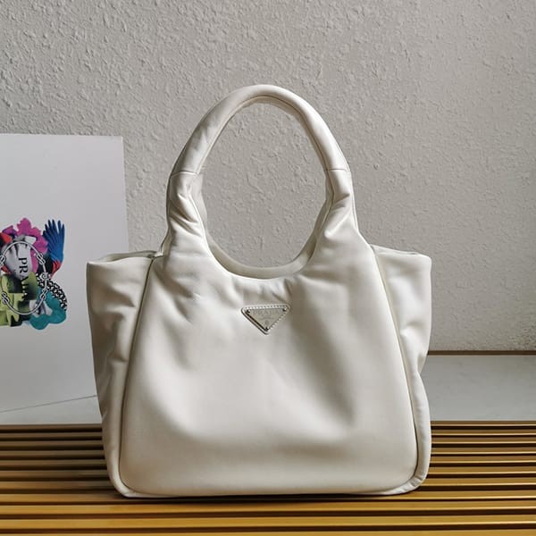 おすすめプラダ ソフト パデッドナッパレザー ハンドバッグ 偽物 puh37363