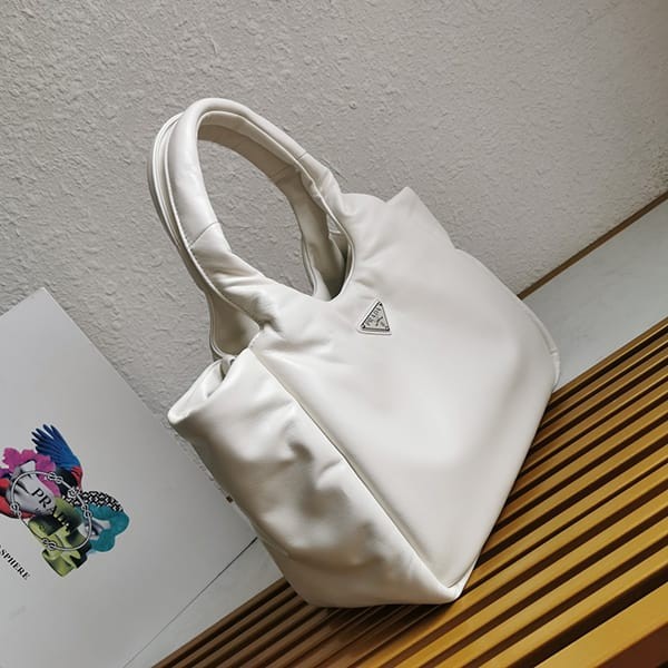 おすすめプラダ ソフト パデッドナッパレザー ハンドバッグ 偽物 puh37363