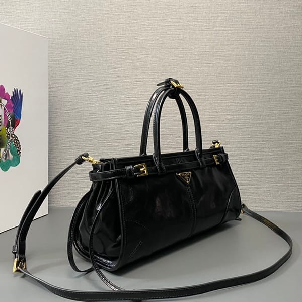 使い勝手良しプラダ ミディアム レザー ハンドバッグ コピー 1BA4262CYR