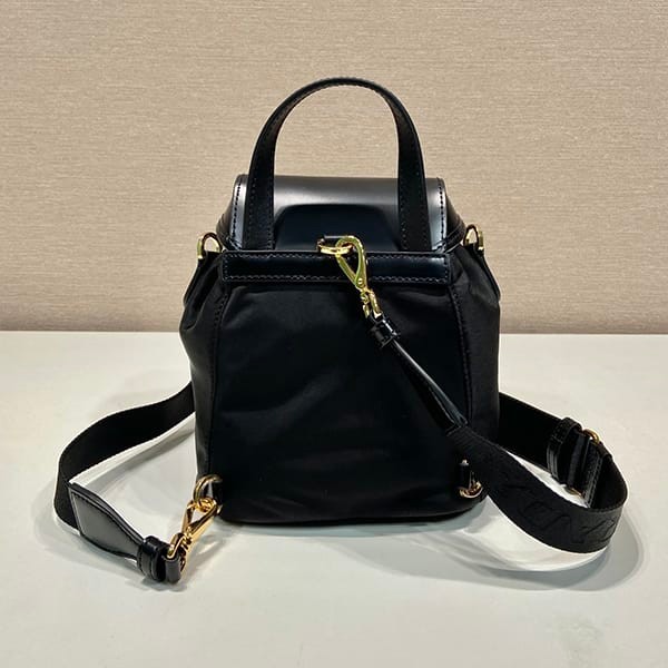 秋冬大セールプラダ Re-Nylon xブラッシュドレザー バックパック 偽物 puy13785