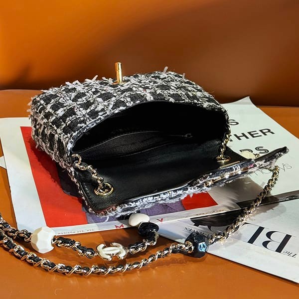おすすめシャネル 偽物 ミニ フラップ バッグ ツイード レジン ブラック shz50562
