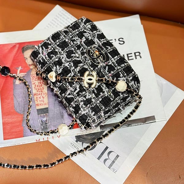 おすすめシャネル 偽物 ミニ フラップ バッグ ツイード レジン ブラック shz50562