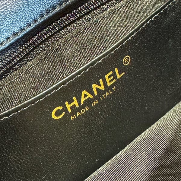 おすすめシャネル 偽物 ミニ フラップ バッグ ツイード レジン ブラック shz50562