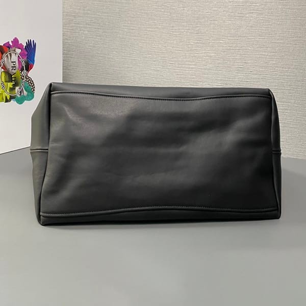 完売必至プラダ チェーンショルダーレザーバッグ スーパーコピー pux03716