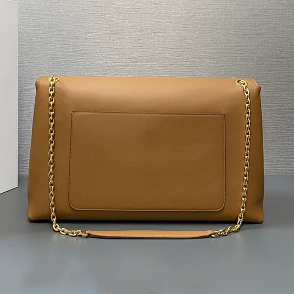 お洒落プラダ スーパーコピー ナイロンショルダーバッグ pur65823