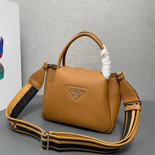 激安価格！プラダ スーパーコピー ラージ レザー ハンドバッグ put52364