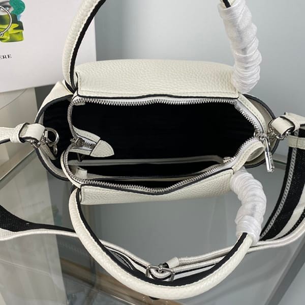お洒落プラダ ラージ レザー ハンドバッグ スーパーコピー pue26820