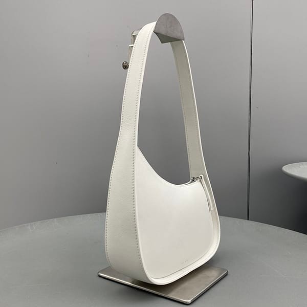 激安価格！THE ROW ハーフムーンショルダーバッグ コピー zai75347