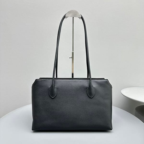 可愛いThe Row コピー Terrasse ディアレザー製 ショルダーバッグ zay55872