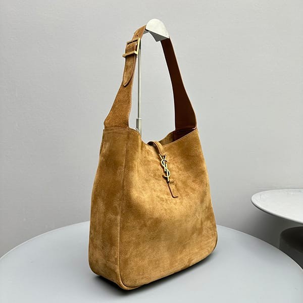 世界中で大人気♪サンローラン 偽物 スモールスープル スムースレザーバッグ 2サイズ Sac52225