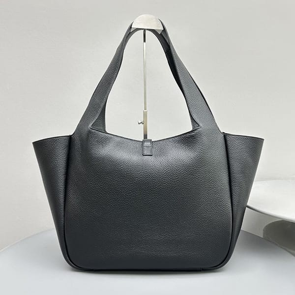 ☆超人気☆サンローラン 偽物 Le5 a7 レザー スモールショルダーバッグ 2サイズ Sau94254