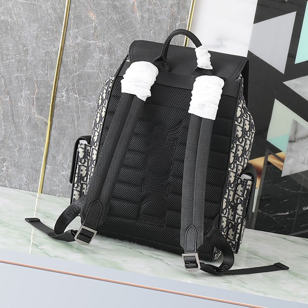 モダンで機能性に優れたディオール コピー オブリーク saddle バックパック 1adba041yks_h27e