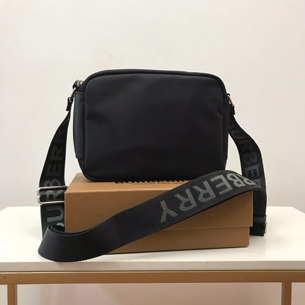 バーバリー ナイロン PADDY ショルダーバッグ コピー黒 8025669