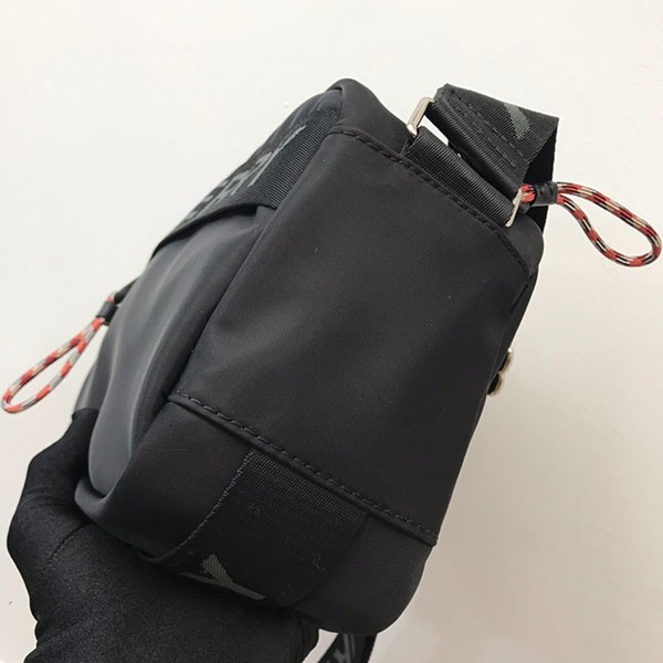 バーバリー ナイロン PADDY ショルダーバッグ コピー黒 8025669