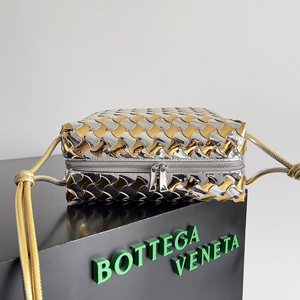 注目★ボッテガ ヴェネタ スモール ループ カメラバッグ 偽物◆人気 boh97929