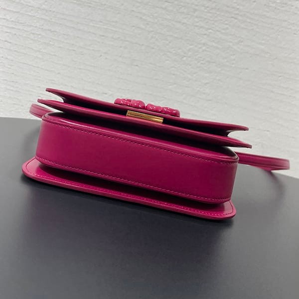最新でオシャレロエベ シルク カーフスキン スモール Goyaバッグ 偽物 log95144