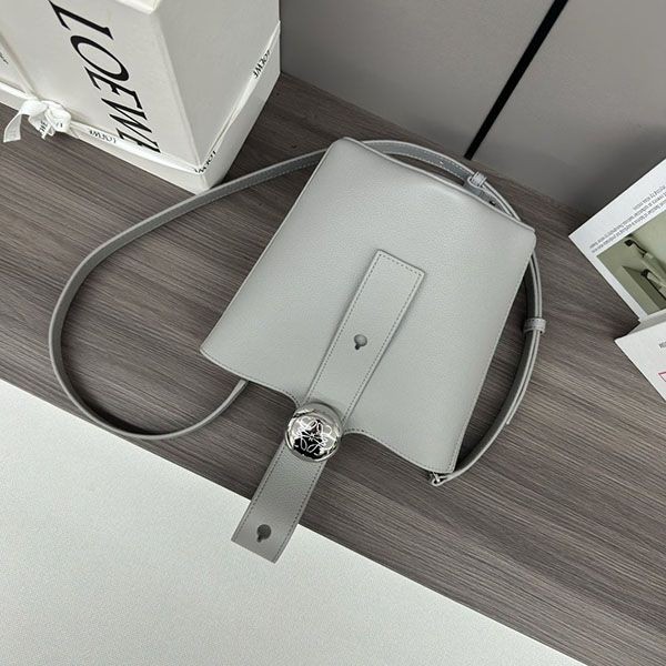 【大特価】ロエベ ペブル バケットバッグ ミニ ハンドバッグ lol90804