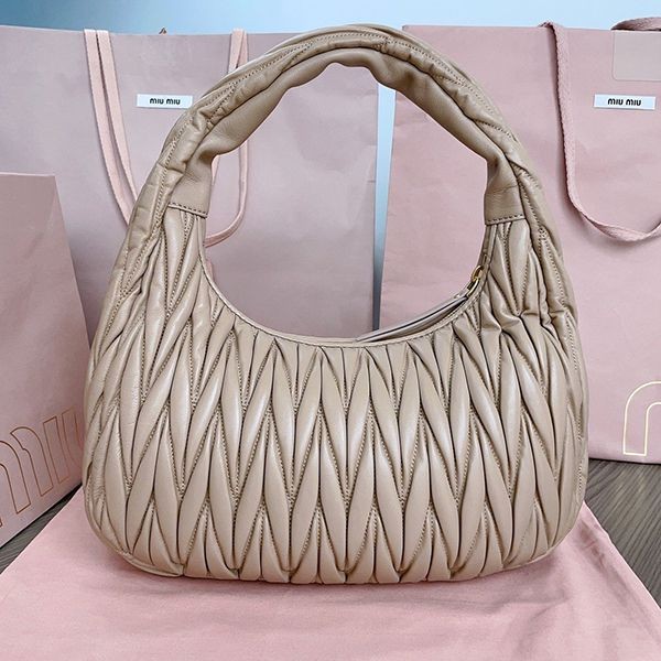 すぐ届 ミュウミュウ ワンダーマテラッセレザー ホーボーバッグ mys58595