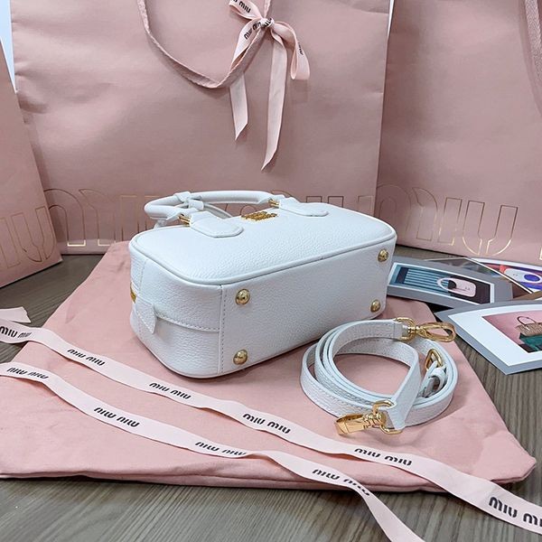ミュウミュウ コピー レザー ロゴ ショルダー トップハンドルスモールバッグ myl08247
