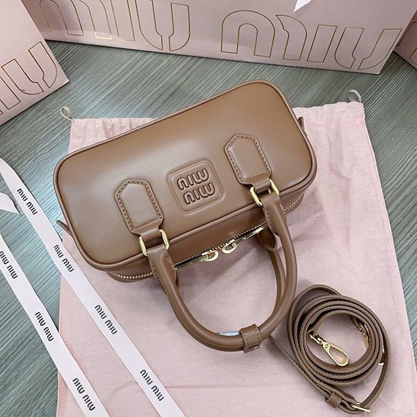 ミュウミュウ レザー ロゴ ショルダー トップハンドルスモールバッグ myc01887