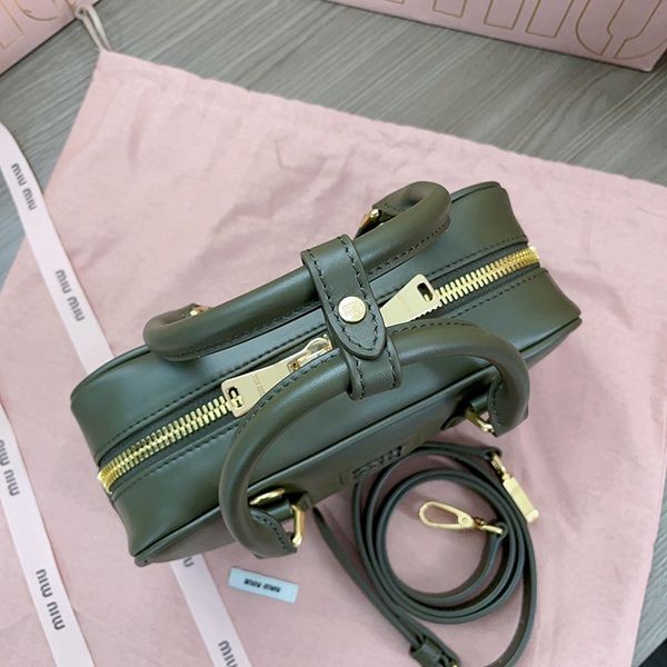 注目★ミュウミュウ レザー ロゴ ショルダー 偽物トップハンドルスモールバッグ myd30892