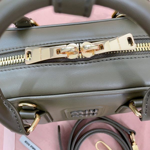 注目★ミュウミュウ レザー ロゴ ショルダー 偽物トップハンドルスモールバッグ myd30892