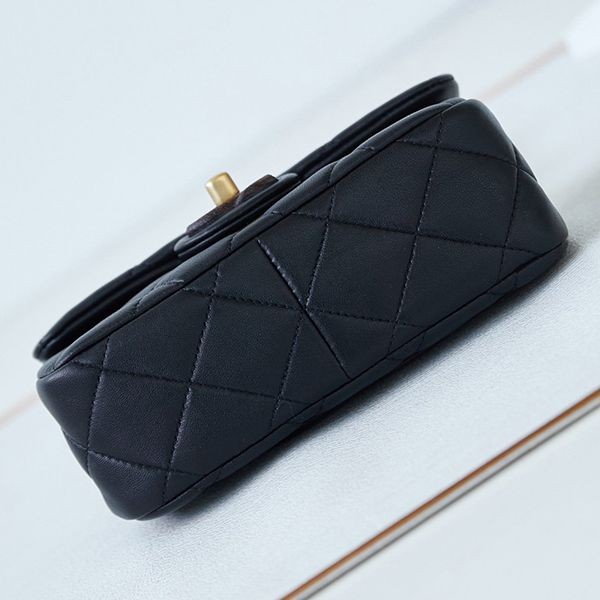 高品質【シャネル】ウッドチェーン偽物 ミニ フラップ バッグ 限定希少 shi00338