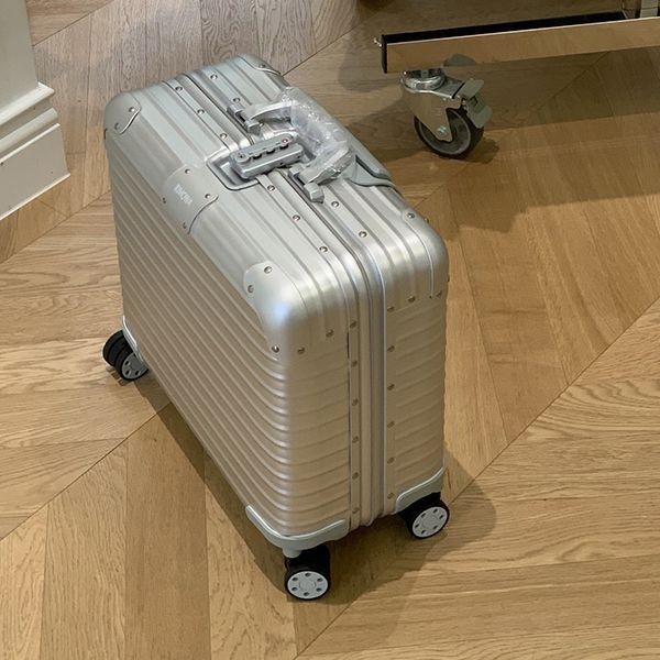 超入手困難♪リモワ ステルス ビジネスト スーツケース 偽物 rim17146