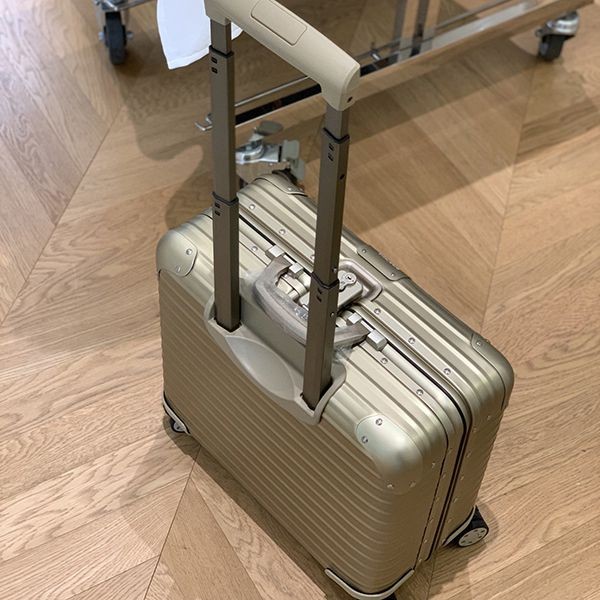 限定希少 リモワ ステルス ビジネスト スーツケース N級品 rig74129
