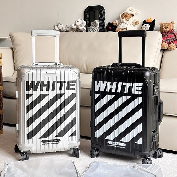 超入手困難♪OFF-WHITE×リモワ スーツケース コピー◆ rij69750