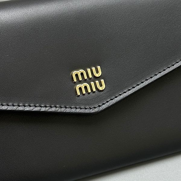 【ミュウミュウ】レザーxコード ショルダーストラップ付 レザー 財布 コピー myw92305