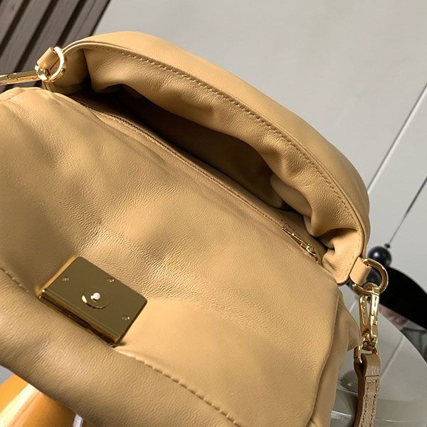 送料無料 ロエベ パファー ゴヤバッグ パチモン loi32748