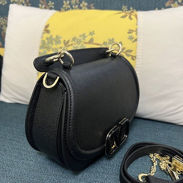 入手困難 ヴァレンティノ V Logo Leather ショルダーバッグ Vuv85120