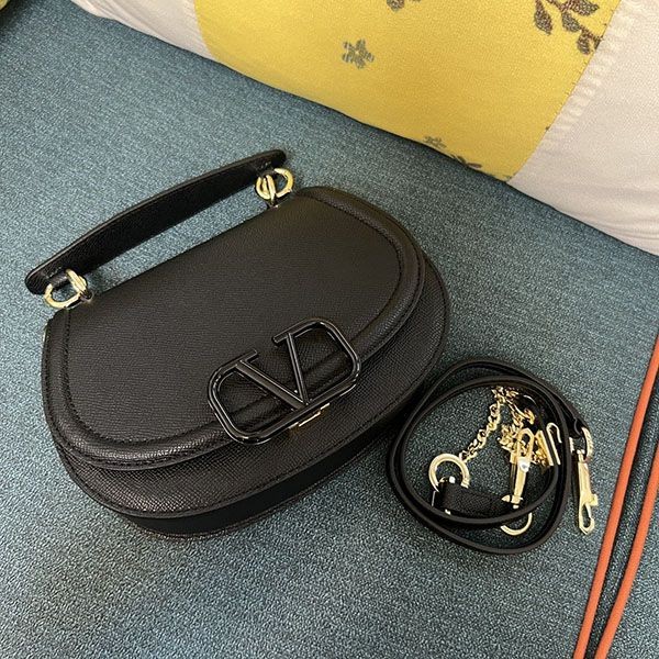 入手困難 ヴァレンティノ V Logo Leather ショルダーバッグ Vuv85120