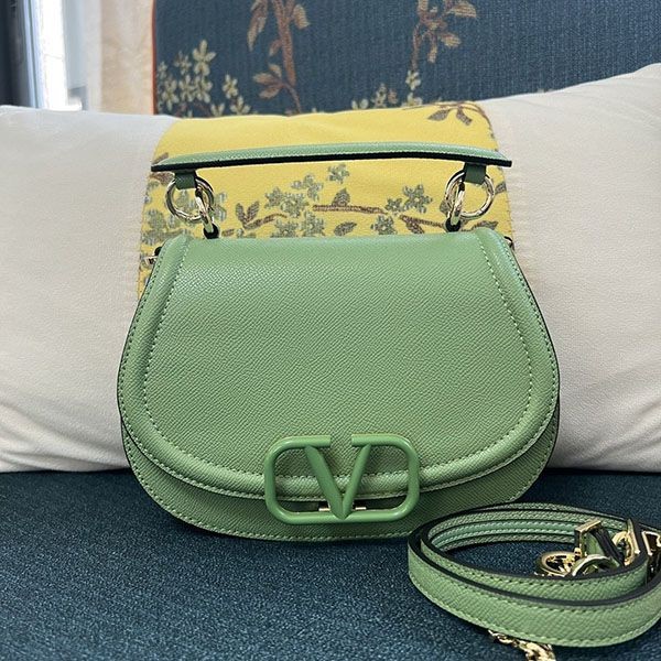 【大特価】ヴァレンティノ 激安V Logo Leather ショルダーバッグ Vul90725