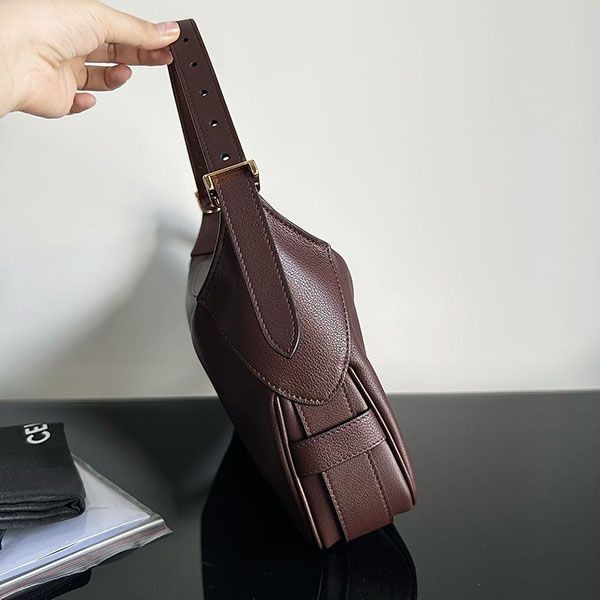 【大特価】セリーヌ romy カーフスキン 偽物 ラージ ロミー バッグ Cee23186