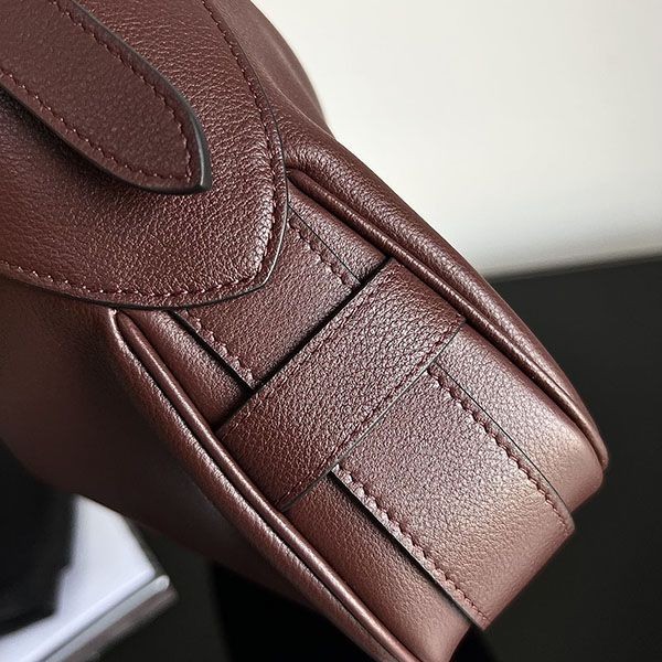 【大特価】セリーヌ romy カーフスキン 偽物 ラージ ロミー バッグ Cee23186