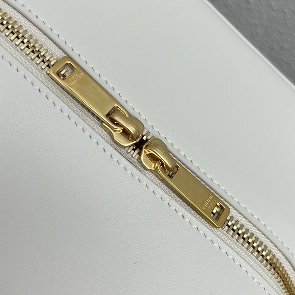 大人気！セリーヌ カーフスキン フォールドキューブバッグ Ceu58569