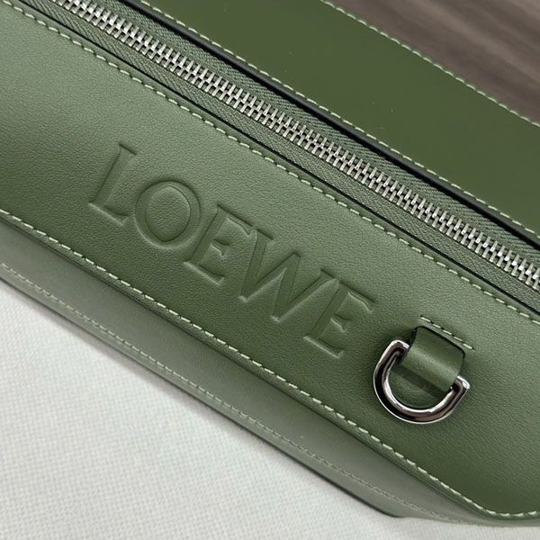 激安価格！ロエベ カーフスキン コンバーチブル スリングバッグ lol43714