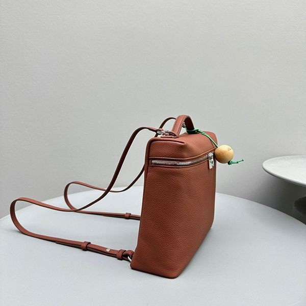 超入手困難♪ロロピアーナ Extra Pocket バックパック L23.5 偽物 rol36099
