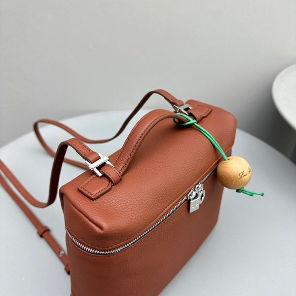 超入手困難♪ロロピアーナ Extra Pocket バックパック L23.5 偽物 rol36099