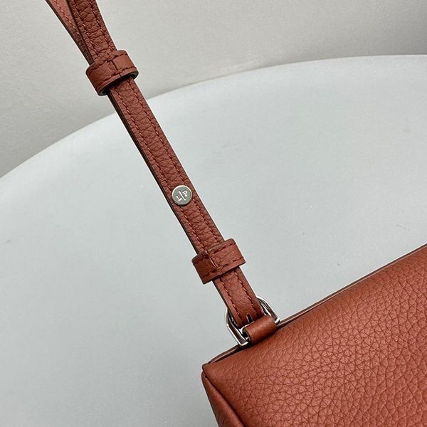 超入手困難♪ロロピアーナ Extra Pocket バックパック L23.5 偽物 rol36099