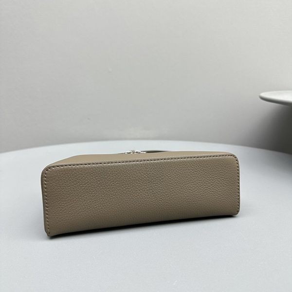 超希少！ロロピアーナ エクストラ ポケット ポーチ L19 パチモンショルダー バッグ rop81930