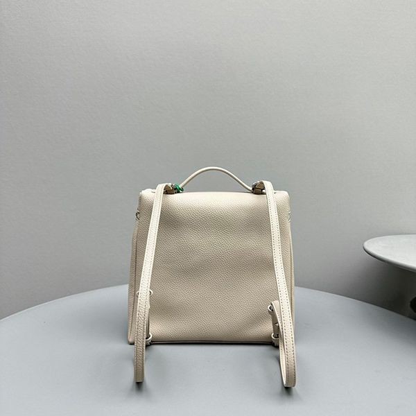 超希少★レア！ロロピアーナ Extra Pocket バックパック 偽物 L23.5 roj74766