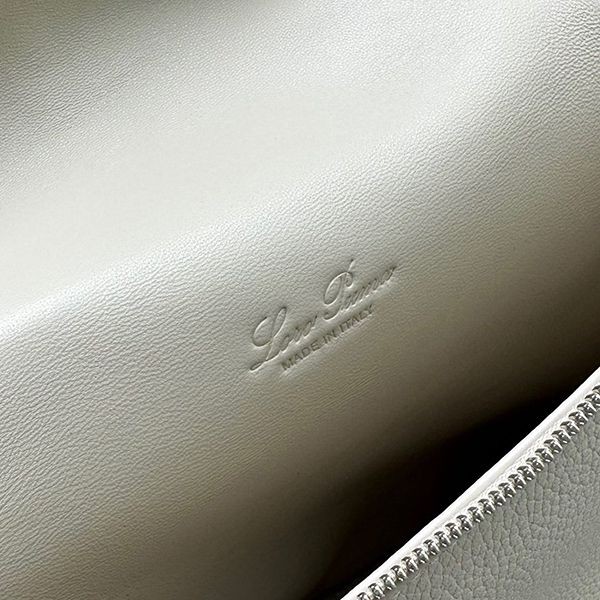 超希少★レア！ロロピアーナ Extra Pocket バックパック 偽物 L23.5 roj74766